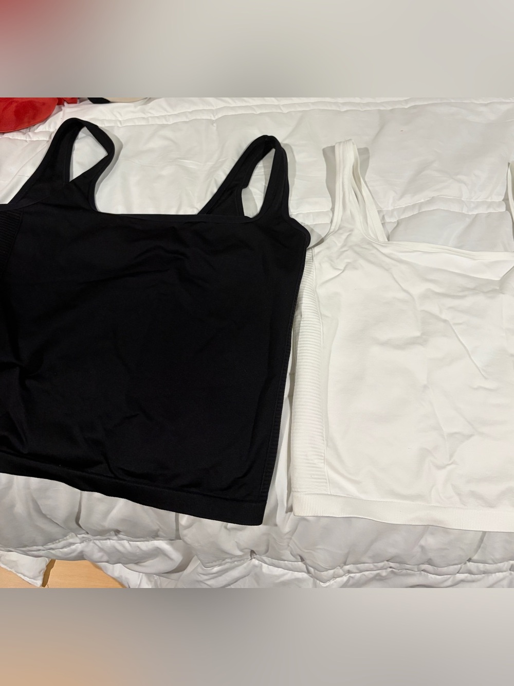 Offline by aerie black and white seamless tank top bundle size large